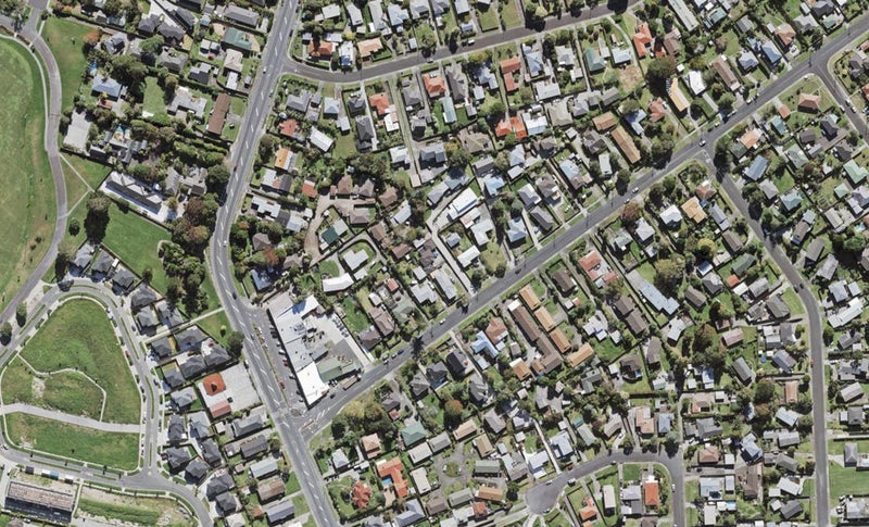 12A Roberts Road, Te Atatu South, Auckland - Carousel 1