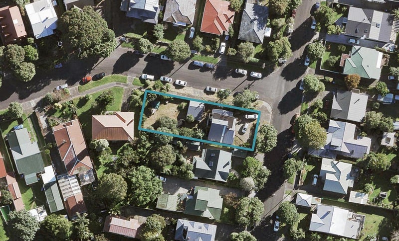 16 Mark Road, Mount Albert, Auckland - Carousel 1