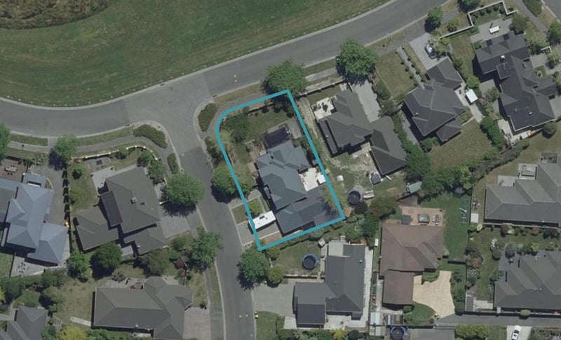 1 Vaughan Way, Redwood, Christchurch - Carousel 1