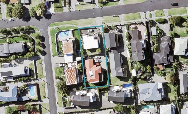 1/15 Hyde Road, Rothesay Bay, Auckland - Carousel 1