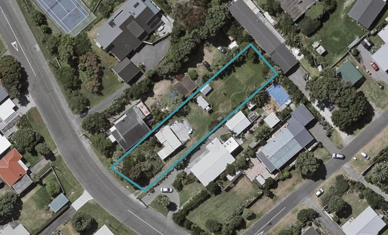 11 Te Moana Road, Waikanae Beach, Waikanae - Carousel 1