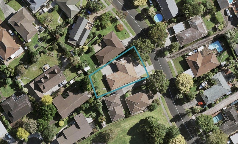16 Rushgreen Avenue, Pahurehure, Papakura - Carousel 1