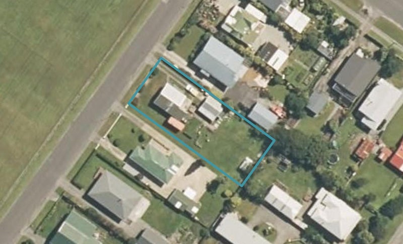132 Rolleston Street, Hokitika - Carousel 1