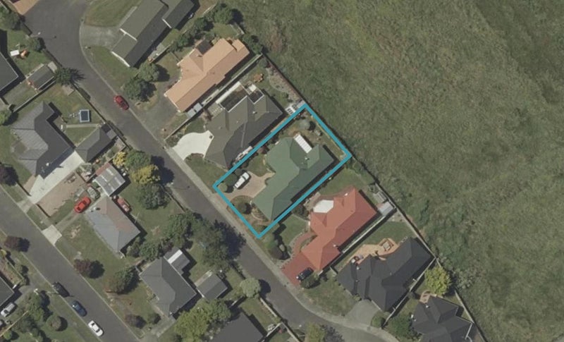 8 Henley Court, Highbury, Palmerston North - Carousel 1