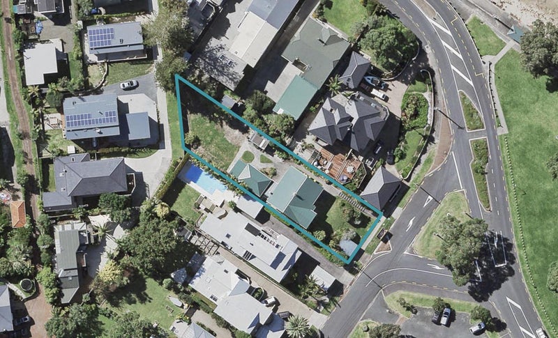 2 Seabreeze Road, Narrow Neck, Auckland - Carousel 1