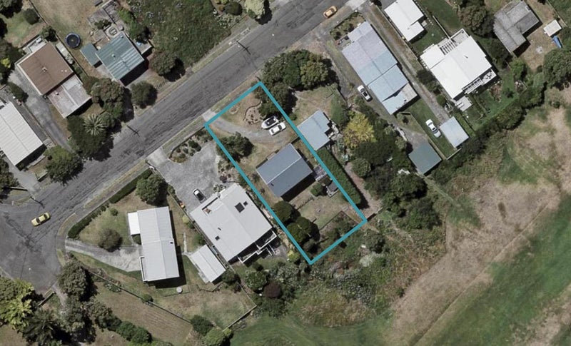 6 Atua Street, Waikanae Beach, Waikanae - Carousel 1