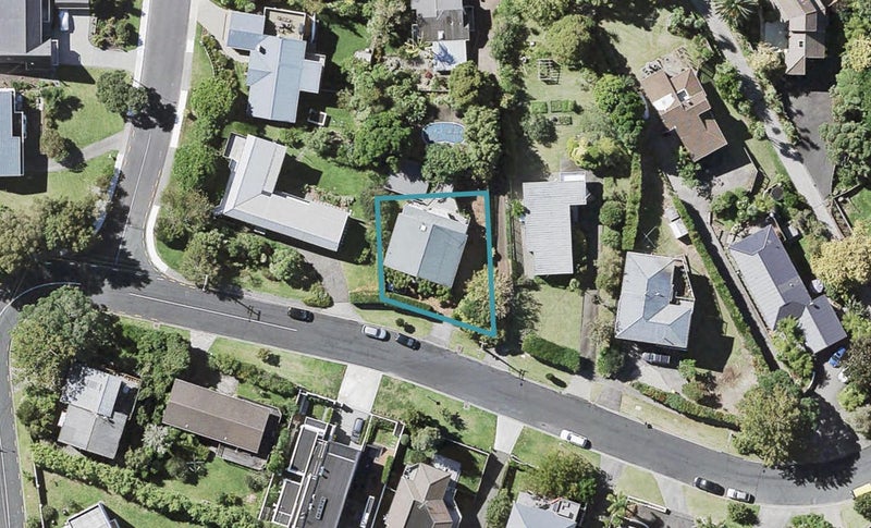 83 Penzance Road, Mairangi Bay, Auckland - Carousel 1