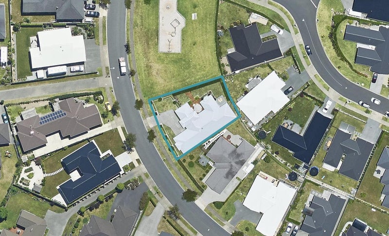 24 Mortlake Heights, Pyes Pa, Tauranga - Carousel 1