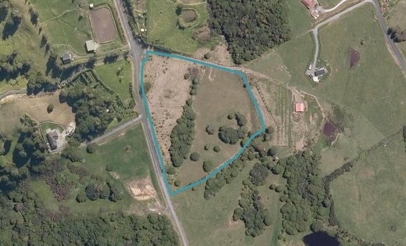 27 Tawa Avenue, Kaiwaka - Carousel 1