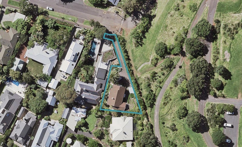 16 Takarunga Road, Devonport, Auckland - Carousel 1