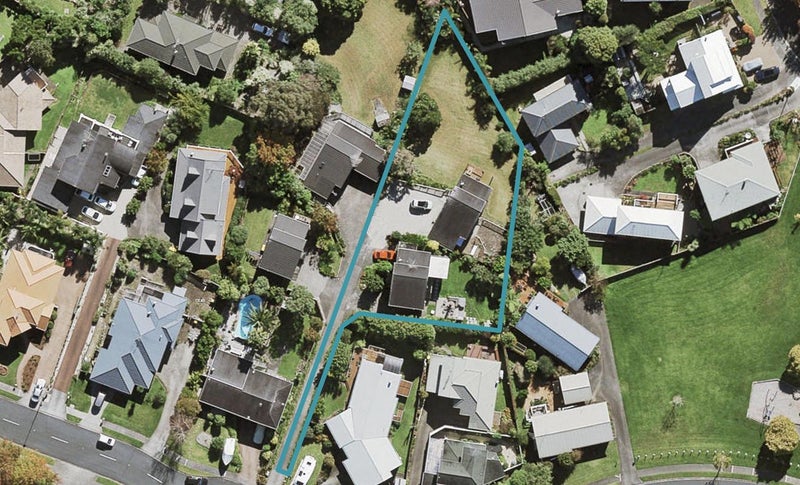 2/15 Bronzewing Terrace, Unsworth Heights, Auckland - Carousel 1