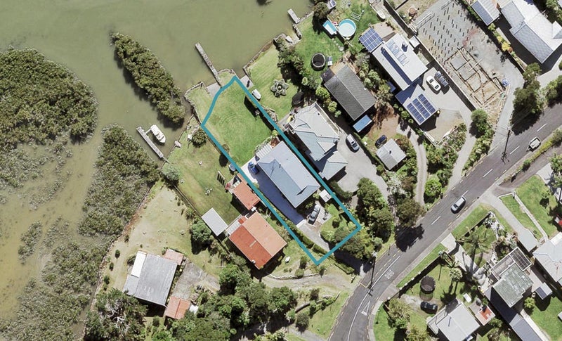 8 The Terrace, Herald Island, Auckland - Carousel 1