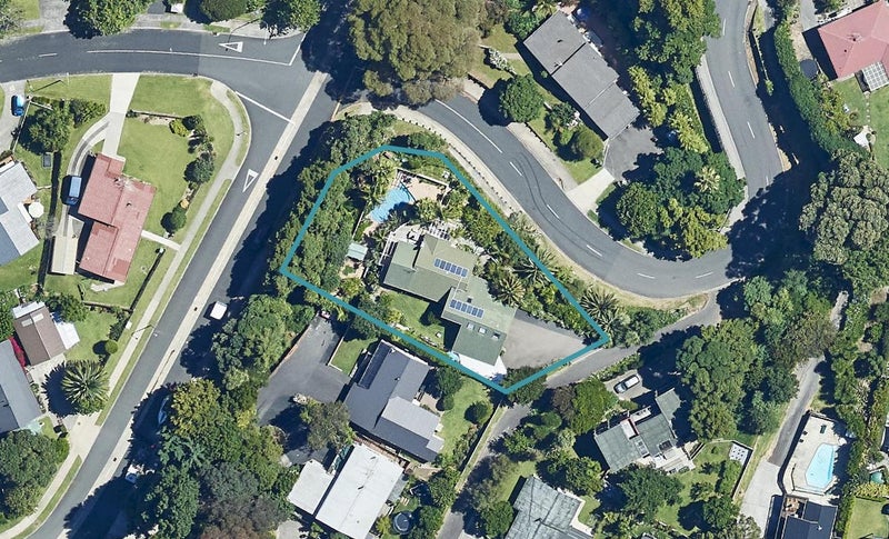 121 Hinewa Road, Otumoetai, Tauranga - Carousel 1