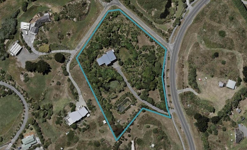79 Rutherford Drive, Waikanae Beach, Waikanae - Carousel 1
