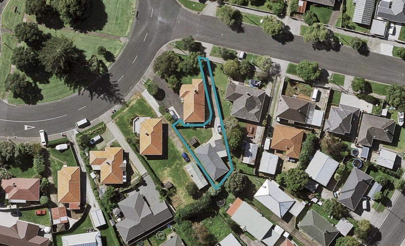 8A Martin Place, Panmure, Auckland - Carousel 1