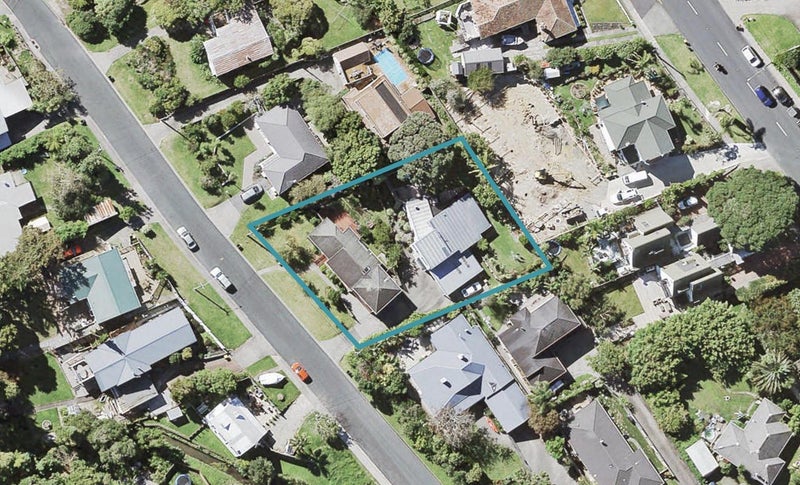 2/1 Seaton Road, Murrays Bay, Auckland - Carousel 1
