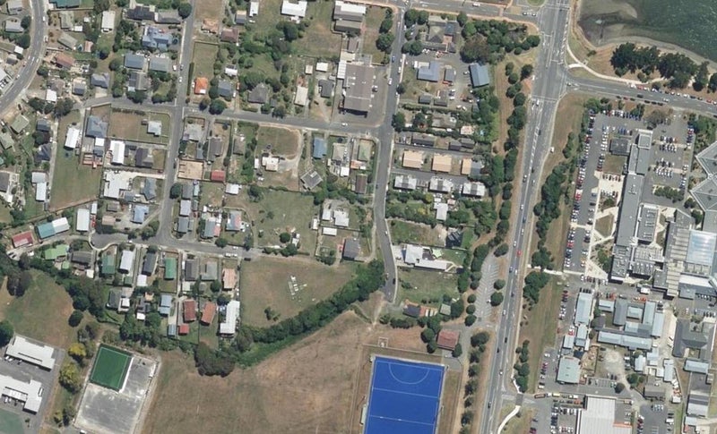 9 Ngatitoa Street, Takapuwahia, Porirua - Carousel 1