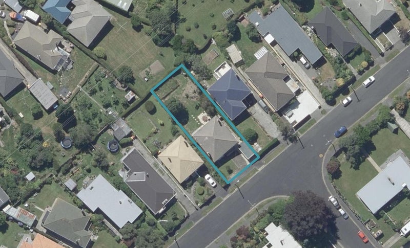 14 Derwent Street, Helensburgh, Dunedin - Carousel 1