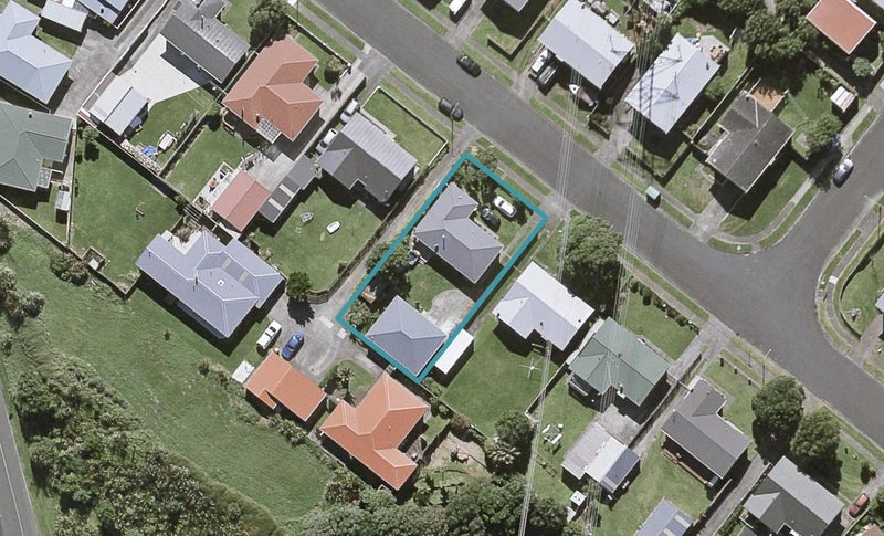 12 Rangitake Drive, Spotswood, New Plymouth - Carousel 1
