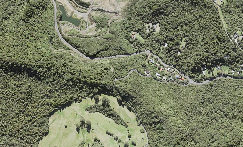 27 Falls Road, Waitākere, Auckland - Carousel 1