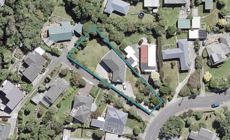 10 Pokohiwi Road, Normandale, Lower Hutt - Carousel 1