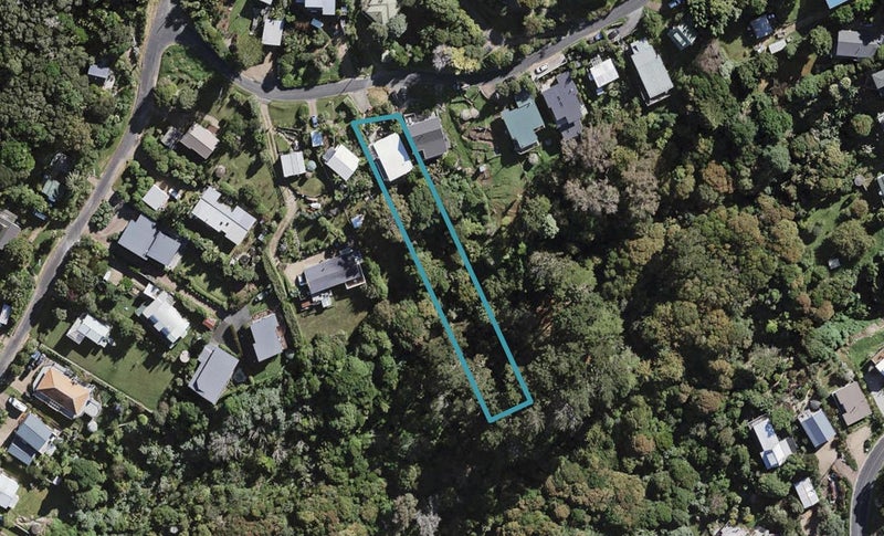 8 George Street, Surfdale, Waiheke Island - Carousel 1