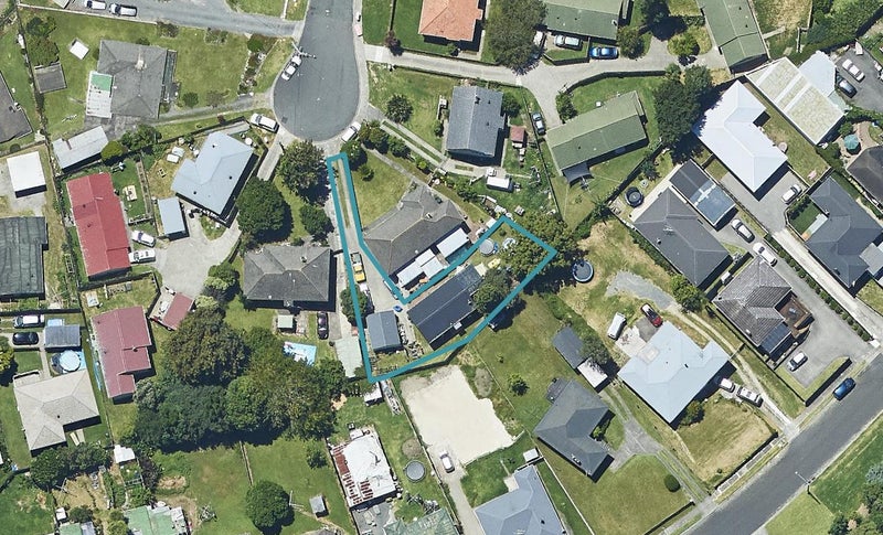 10B Somerset Grove, Parkvale, Tauranga - Carousel 1