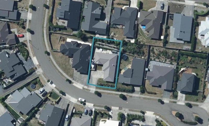 13 Kaimai Place, Aotea, Porirua - Carousel 1