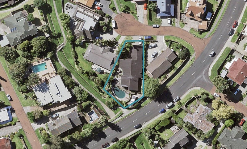 4 Adonis Place, Half Moon Bay, Auckland - Carousel 1