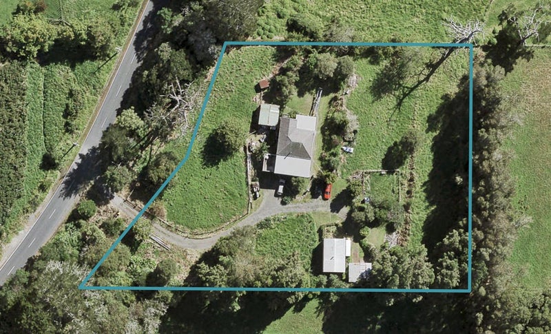 12 Tram Valley Road, Swanson, Auckland - Carousel 1
