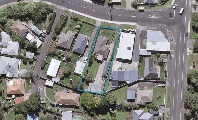 296 Huatoki Street, Upper Vogeltown, New Plymouth - Carousel 1