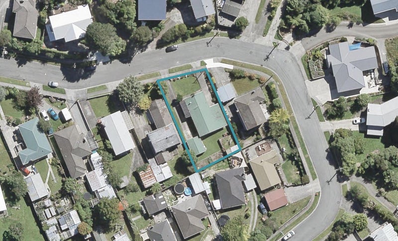 22 Lowry Crescent, Stokes Valley, Lower Hutt - Carousel 1