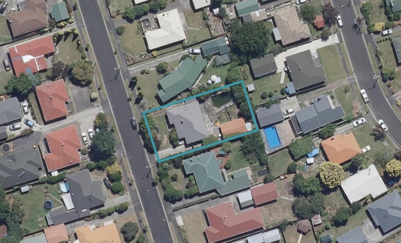 57 Fenwick Crescent, Hillcrest, Hamilton - Carousel 1