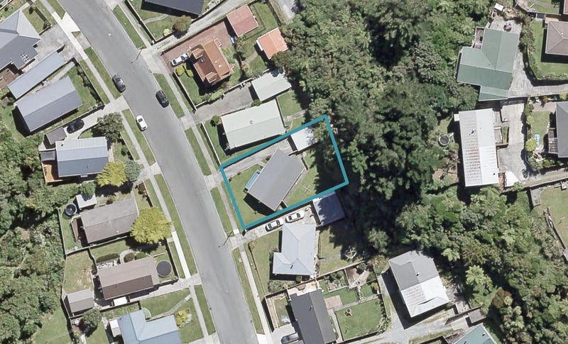 17 Invercargill Drive, Kelson, Lower Hutt - Carousel 1