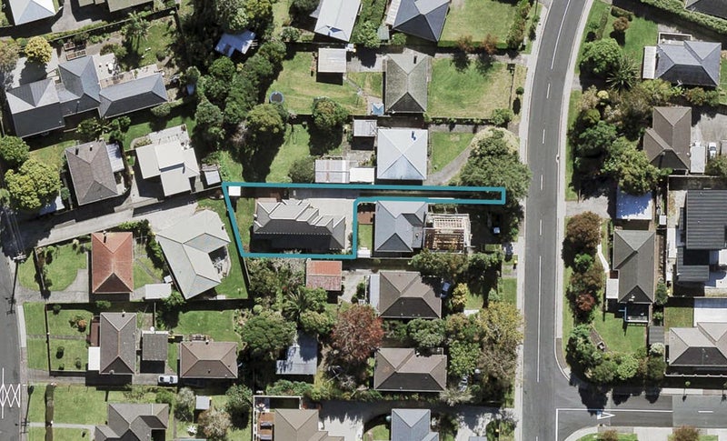 36A Kervil Avenue, Te Atatu Peninsula, Auckland - Carousel 1