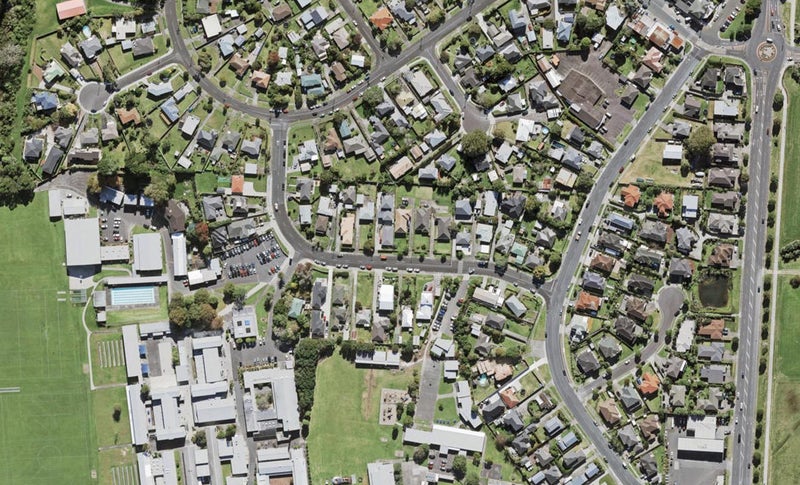 11 Kotuku Street, Te Atatu Peninsula, Auckland - Carousel 1