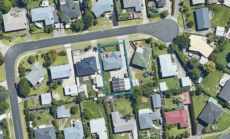 27 Woodford Avenue, Brookfield, Tauranga - Carousel 1