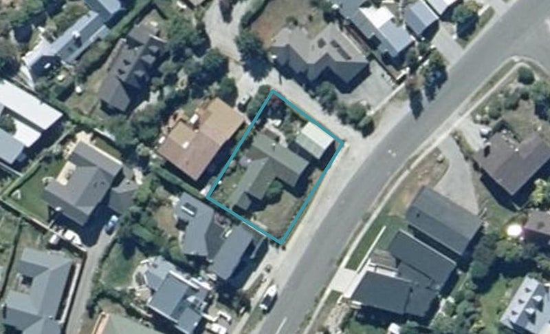 6 Oregon Drive, Kelvin Heights, Queenstown - Carousel 1