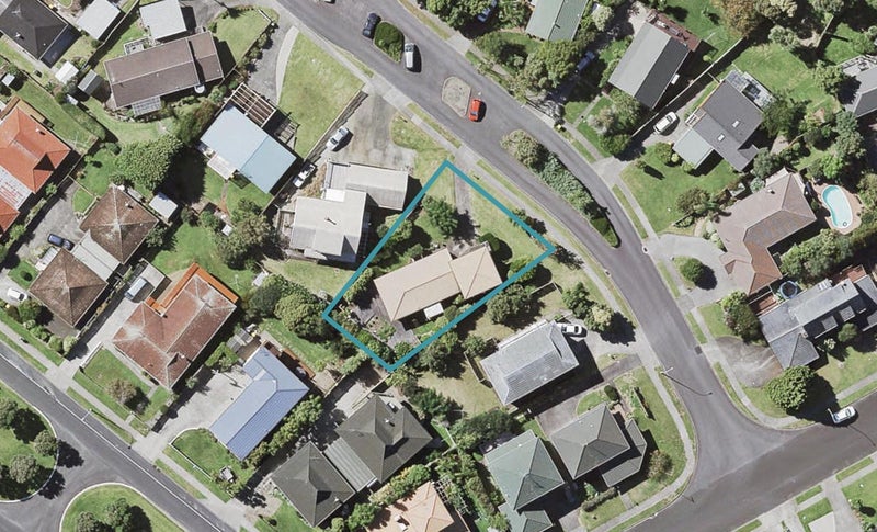 6 Kingussie Place, Highland Park, Auckland - Carousel 1