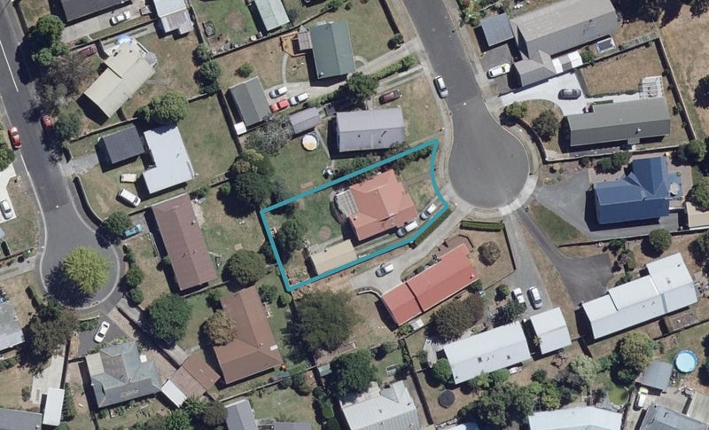 8 Riverton Place, Fairview Downs, Hamilton - Carousel 1