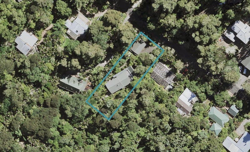 13 Valley Road, Titirangi, Auckland - Carousel 1