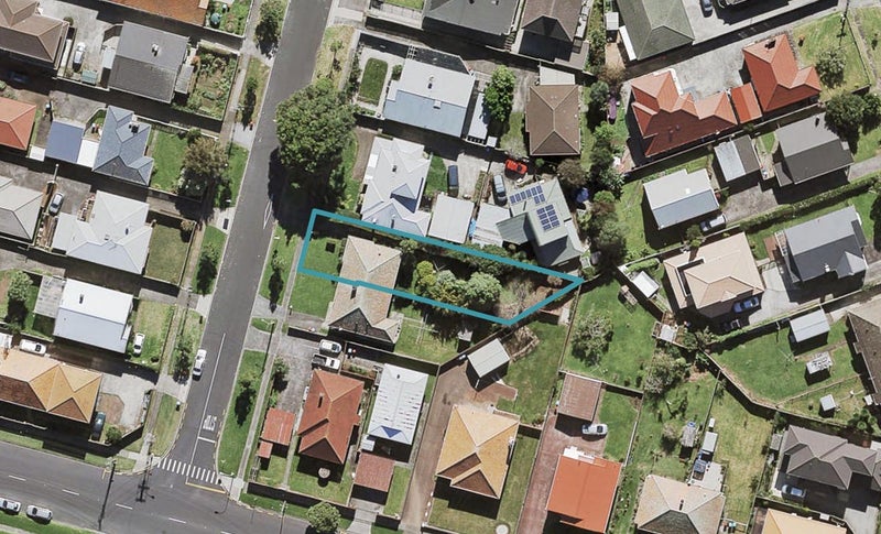 38 Winstone Road, Mount Roskill, Auckland - Carousel 1