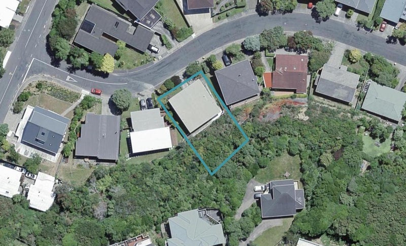 8 Lynmouth Avenue, Karori, Wellington - Carousel 1