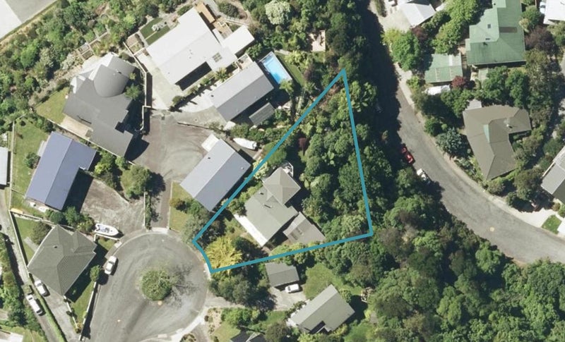 32 Seaview Crescent, Picton, Picton - Carousel 1