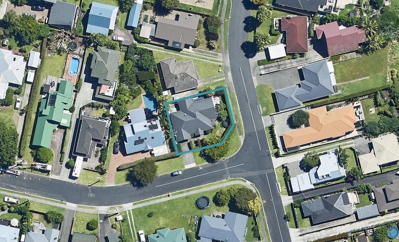 25 Brinkley Road, Otumoetai, Tauranga - Carousel 1
