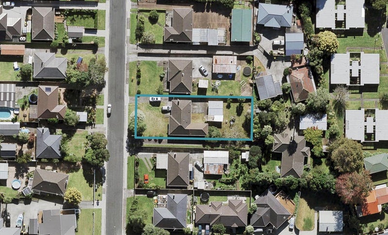 19 Kervil Avenue, Te Atatu Peninsula, Auckland - Carousel 1
