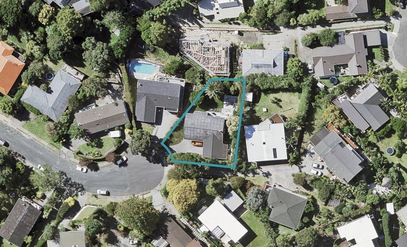 11 Surville Place, Mairangi Bay, Auckland - Carousel 1