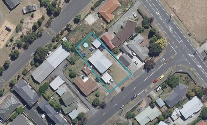 85 Carrington Avenue, Silverdale, Hamilton - Carousel 1