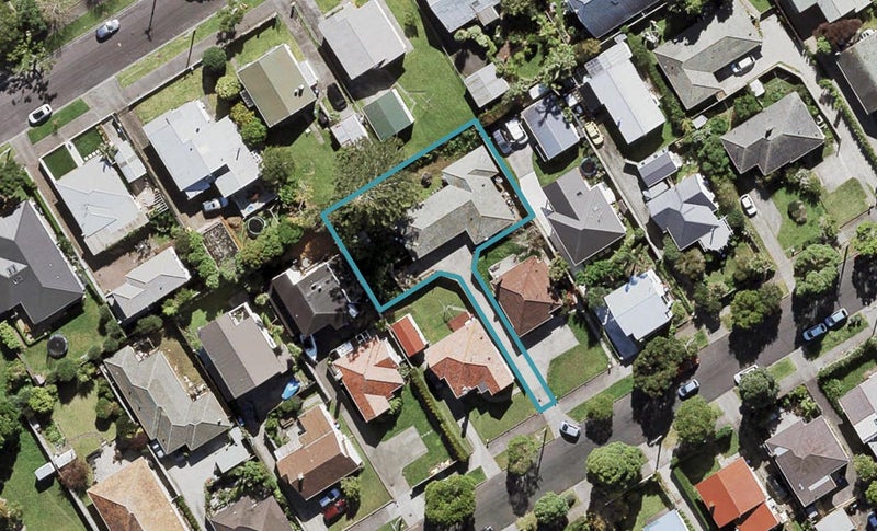 35A Alberta Street, Point Chevalier, Auckland - Carousel 1