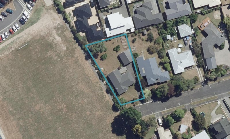 8 Rumney Street, Fairfield, Hamilton - Carousel 1